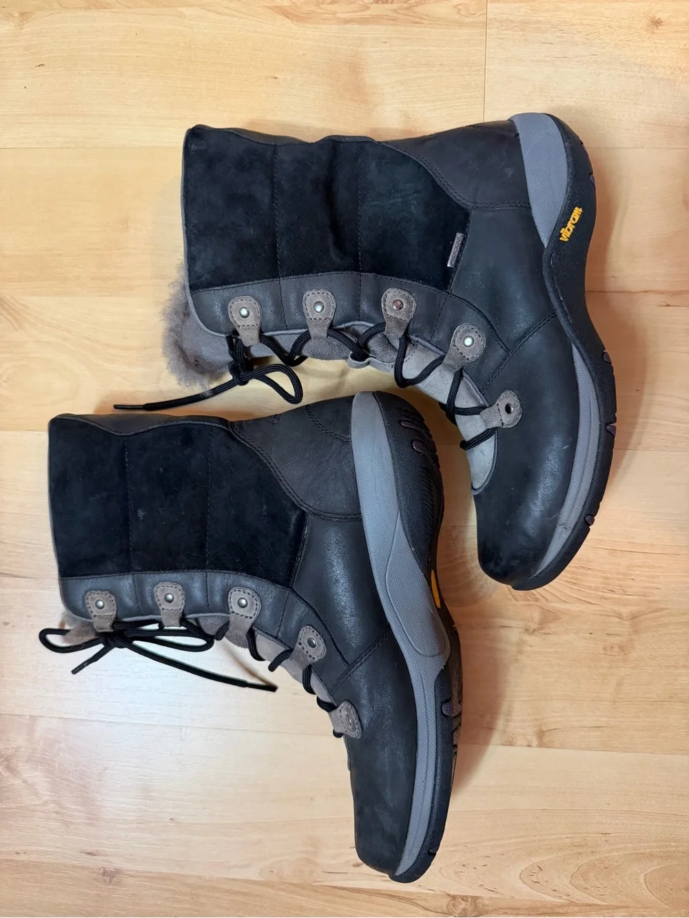 Dansko black gray